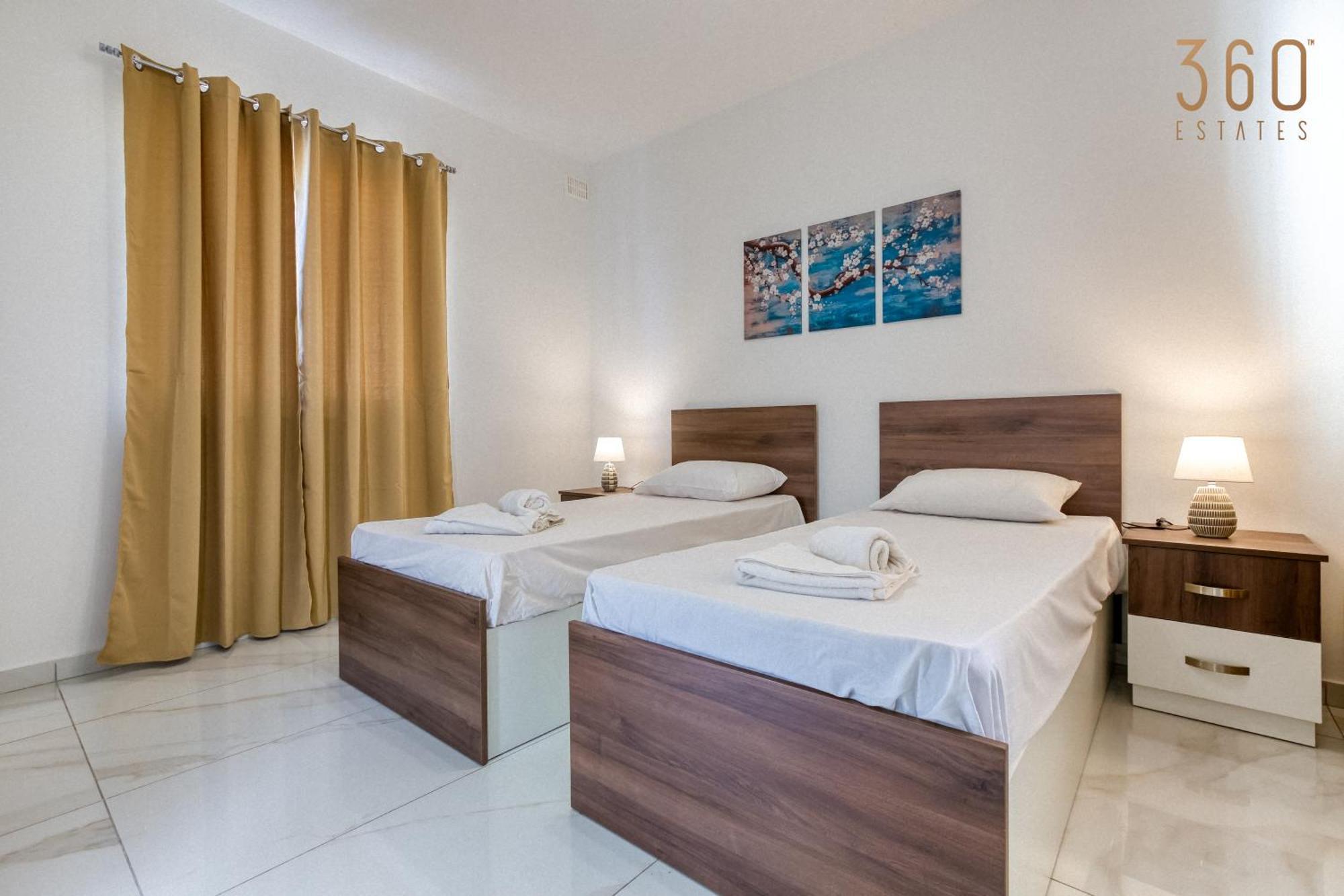 Cosy 2br Penthouse With Private Terrace In By 360 Estates Apartment *